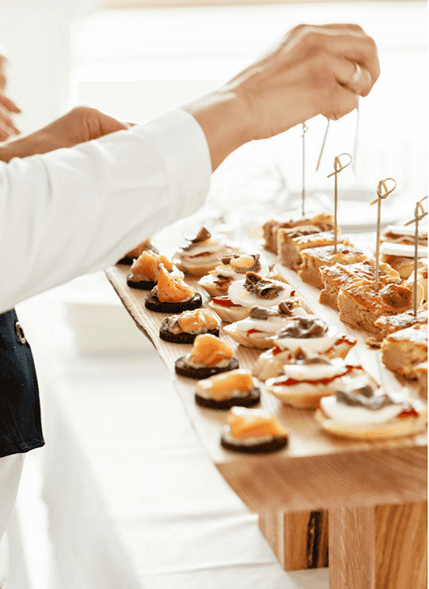 Catering Vychutney – ukázka stolu s občerstvením